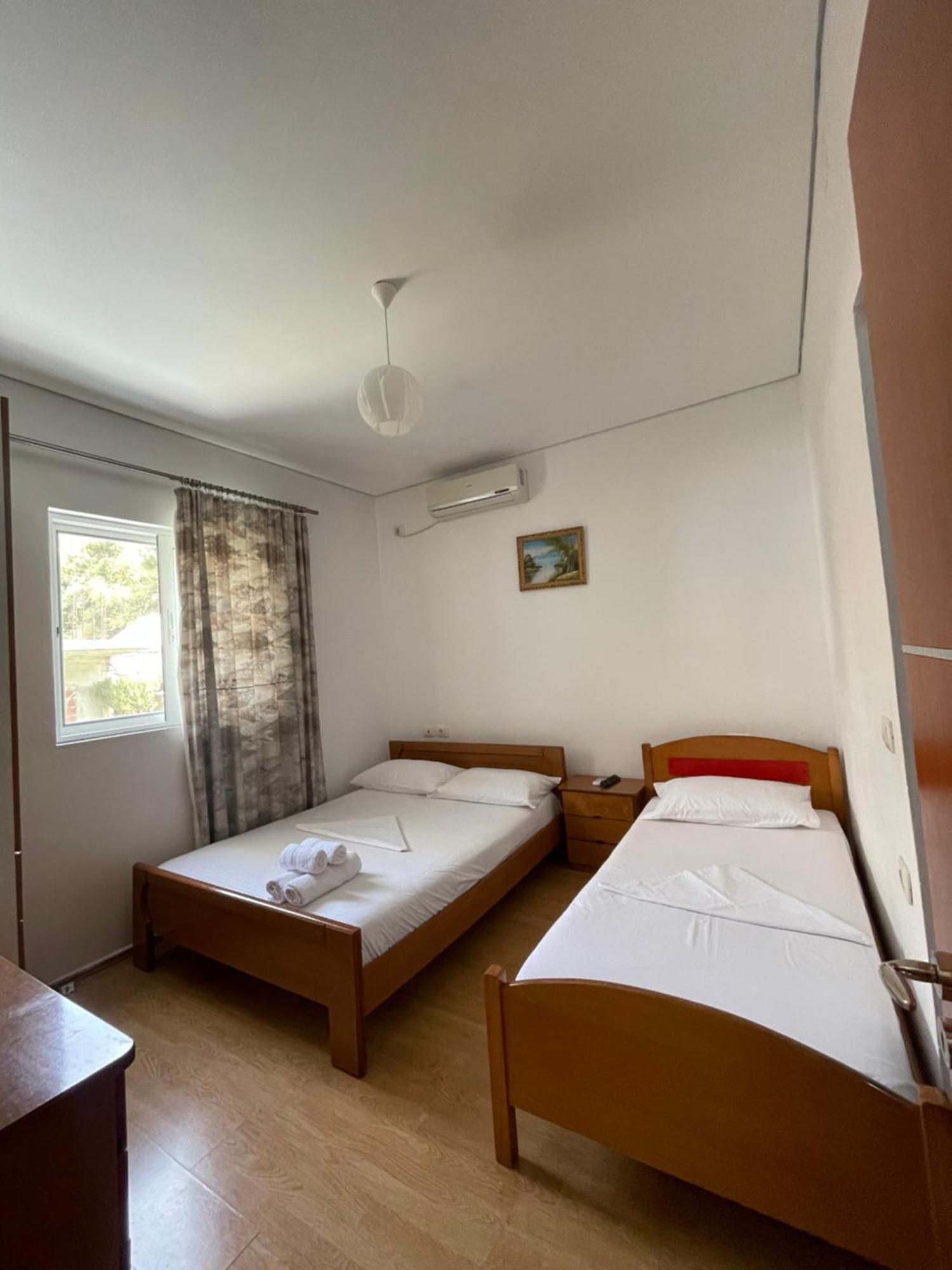 Keivi Guesthouse Sarandë Esterno foto