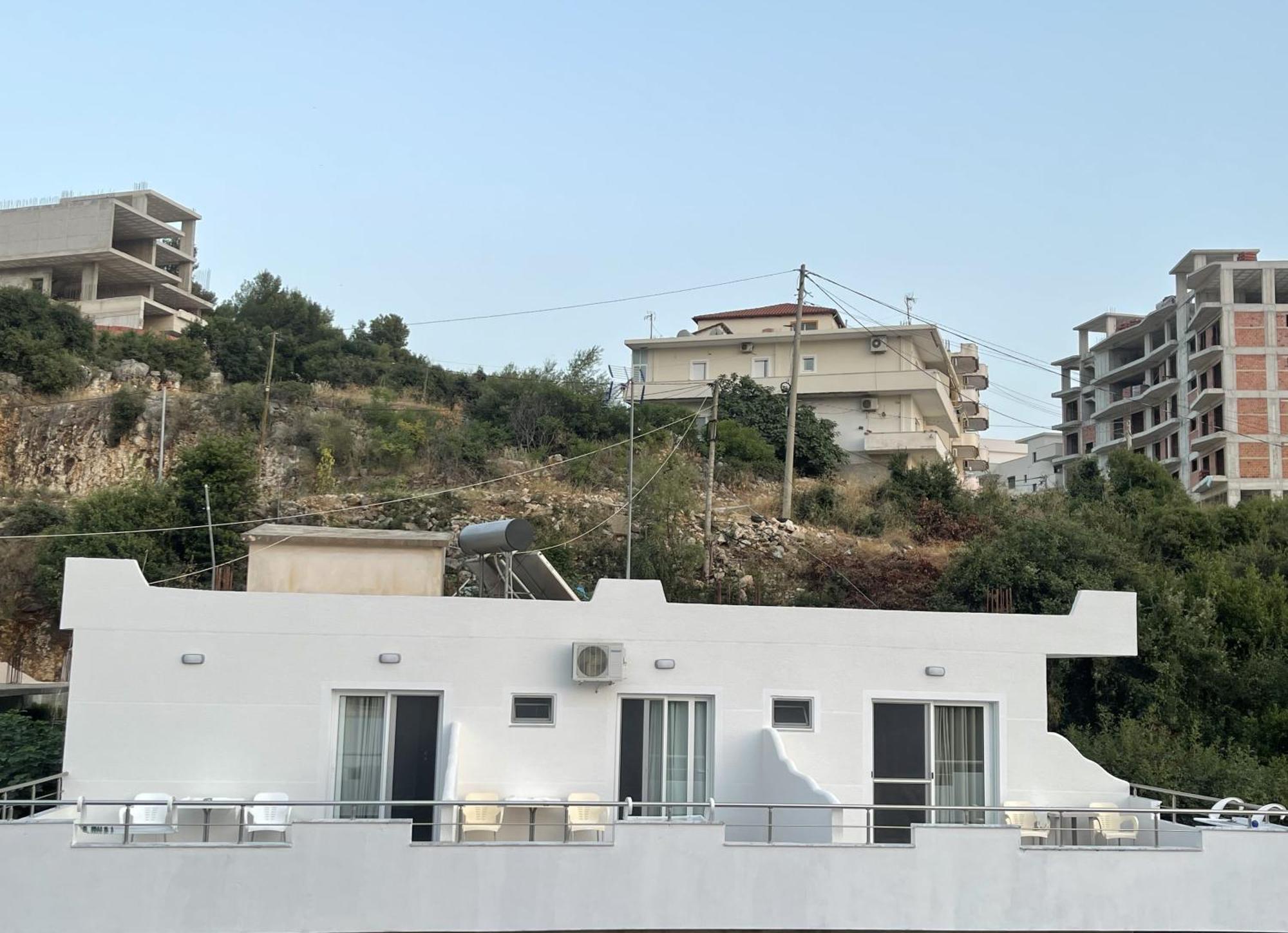 Keivi Guesthouse Sarandë Esterno foto